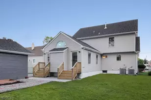 81 Hutchinson St, Clark Township, NJ 07066 - Photo 32