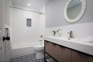 81 Hutchinson St, Clark Township, NJ 07066 - Photo 22
