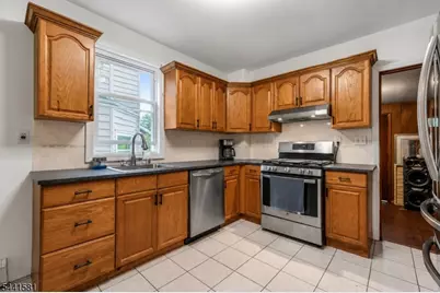 37 Fenner Ave, Clifton, NJ 07013 - Photo 6