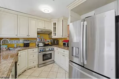 726 Harbortown Blvd, Perth Amboy, NJ 08861 - Photo 14