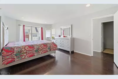 726 Harbortown Blvd, Perth Amboy, NJ 08861 - Photo 20