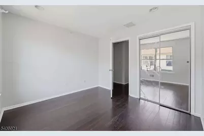 726 Harbortown Blvd, Perth Amboy, NJ 08861 - Photo 26