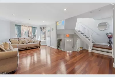 726 Harbortown Blvd, Perth Amboy, NJ 08861 - Photo 6