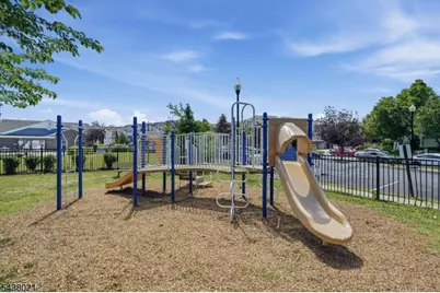726 Harbortown Blvd, Perth Amboy, NJ 08861 - Photo 40