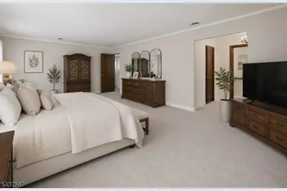 7 Glendale Ln, Fairfield, NJ 07004 - Photo 18