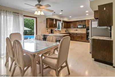7 Glendale Ln, Fairfield, NJ 07004 - Photo 10