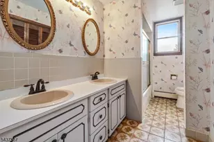 7 Glendale Ln, Fairfield, NJ 07004 - Photo 24