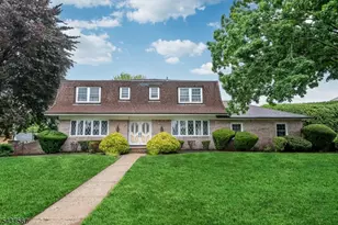 7 Glendale Ln, Fairfield, NJ 07004 - Photo 2