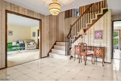 7 Glendale Ln, Fairfield, NJ 07004 - Photo 4