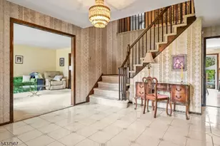 7 Glendale Ln, Fairfield, NJ 07004 - Photo 4