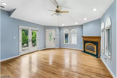 33 Myrtle Ave, Nutley, NJ 07110 - Photo 12
