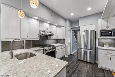 33 Myrtle Ave, Nutley, NJ 07110 - Photo 6