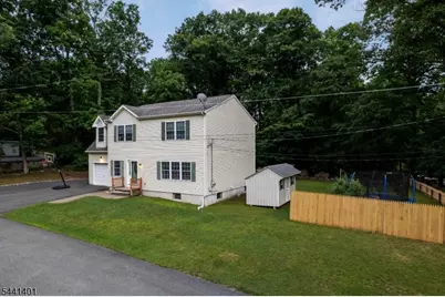 13 Cranberry Ledge Rd, Byram Township, NJ 07821 - Photo 2
