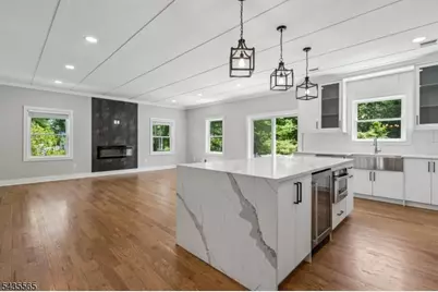 37 Burnet St, Livingston, NJ 07039 - Photo 4