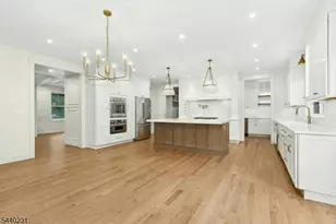 155 Dogwood Ln, Berkeley Heights Township, NJ 07922 - Photo 4