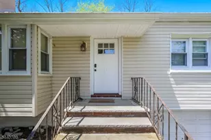 6 Waughaw Rd, Montville Township, NJ 07082 - Photo 2