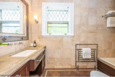 16 Upper Mountain Ave, Montclair, NJ 07042 - Photo 32