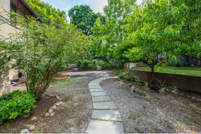 16 Upper Mountain Ave, Montclair, NJ 07042 - Photo 34