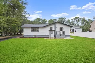 100 Pier Ln, Fairfield, NJ 07004 - Photo 2
