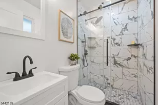 100 Pier Ln, Fairfield, NJ 07004 - Photo 16
