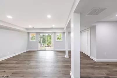 8 Sherwood Pl, Wharton, NJ 07885 - Photo 12