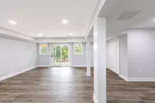 8 Sherwood Pl, Wharton, NJ 07885 - Photo 12