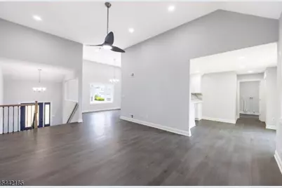 8 Sherwood Pl, Wharton, NJ 07885 - Photo 4