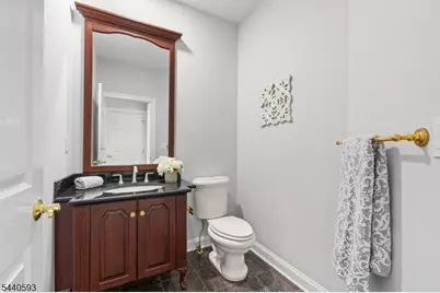 33 Fox Run, North Caldwell, NJ 07006 - Photo 8