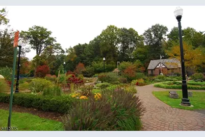 28 Wedgewood Dr #42, Verona, NJ 07044 - Photo 22