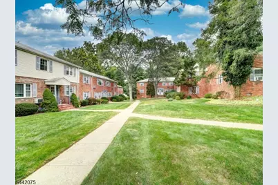 28 Wedgewood Dr #42, Verona, NJ 07044 - Photo 18