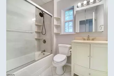 28 Wedgewood Dr #42, Verona, NJ 07044 - Photo 16