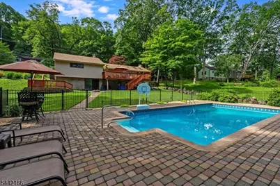 166 Glenside Trl, Byram Township, NJ 07871 - Photo 30