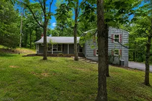 200 Hockenbury Rd, Hillsborough Township, NJ 08844 - Photo 2