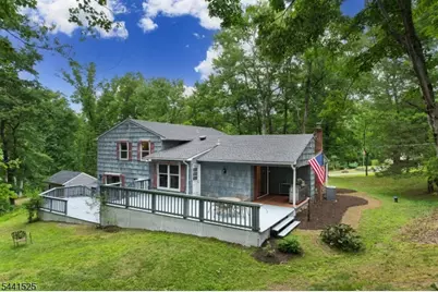 200 Hockenbury Rd, Hillsborough Township, NJ 08844 - Photo 4