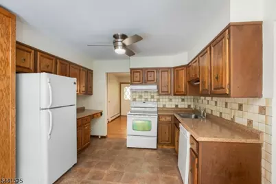 200 Hockenbury Rd, Hillsborough Township, NJ 08844 - Photo 18