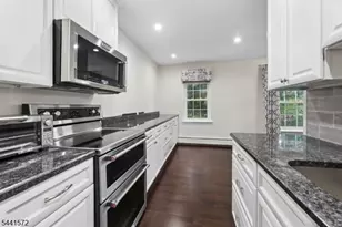 364 E Ridgewood Ave, Ridgewood, NJ 07508 - Photo 8