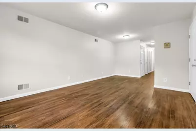 285 S 6th St, Newark, NJ 07103 - Photo 8