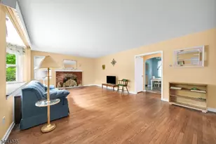 24 Lakeside Dr, Parsippany, NJ 07005 - Photo 8