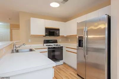 2404 Vantage Ct, Denville, NJ 07834 - Photo 2