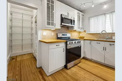 485 Valley Rd #1, Montclair, NJ 07043 - Photo 10