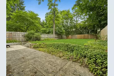 485 Valley Rd #1, Montclair, NJ 07043 - Photo 22