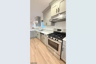 211 Main St #3, Butler, NJ 07405 - Photo 2