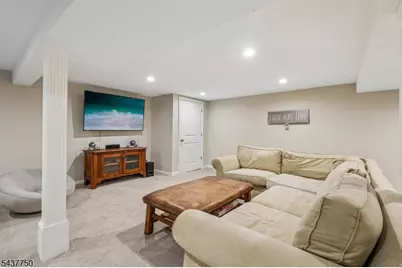 1 York Pl, North Caldwell, NJ 07006 - Photo 38