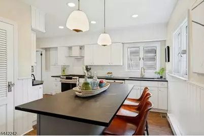 23 Broadview Ave, Maplewood, NJ 07040 - Photo 16