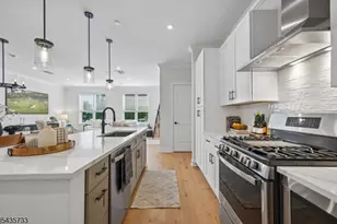 9 Farrand St, Bloomfield Twp., NJ 07003 - Photo 4
