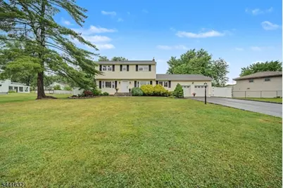 25 Lord Stirling Dr, Parsippany, NJ 07054 - Photo 4