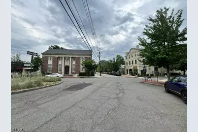 485 Valley Rd #2, Montclair, NJ 07043 - Photo 32