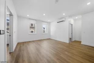 21 Lincoln Park, Newark, NJ 07102 - Photo 6