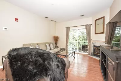 124 Barrister Dr #124, Butler, NJ 07405 - Photo 4