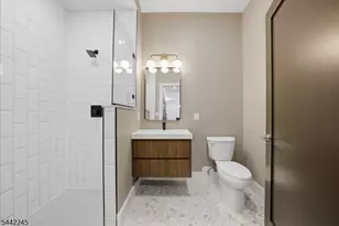 21 Lincoln Park, Newark, NJ 07102 - Photo 18